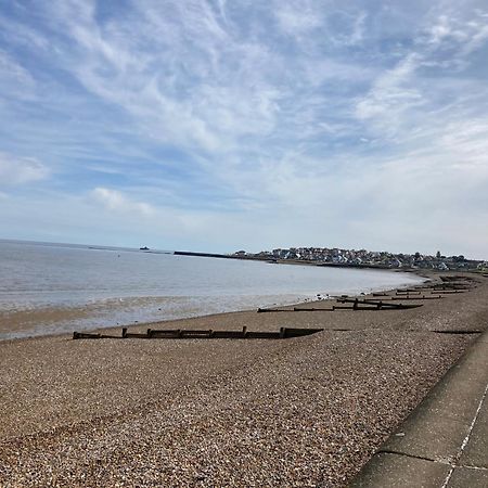 Seaview Holiday Rentals - Seawall Whitstable Extérieur photo